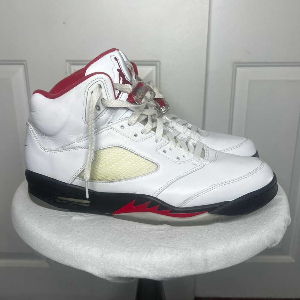 Air Jordan 5 Retro (fire red) Size 11.5 US (used no box)